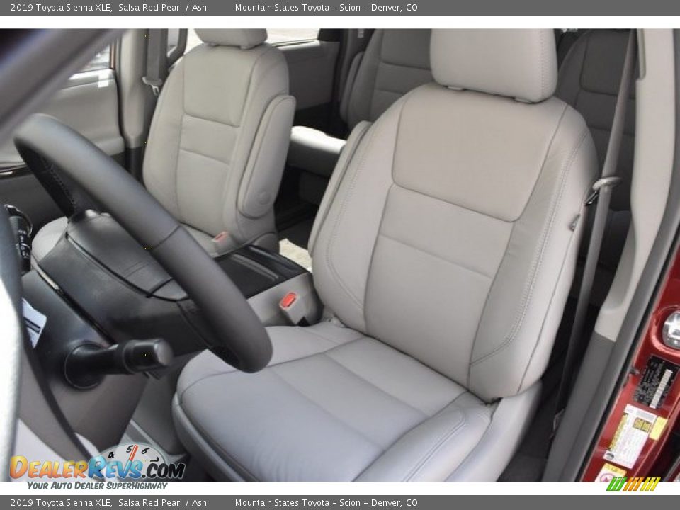 2019 Toyota Sienna XLE Salsa Red Pearl / Ash Photo #7