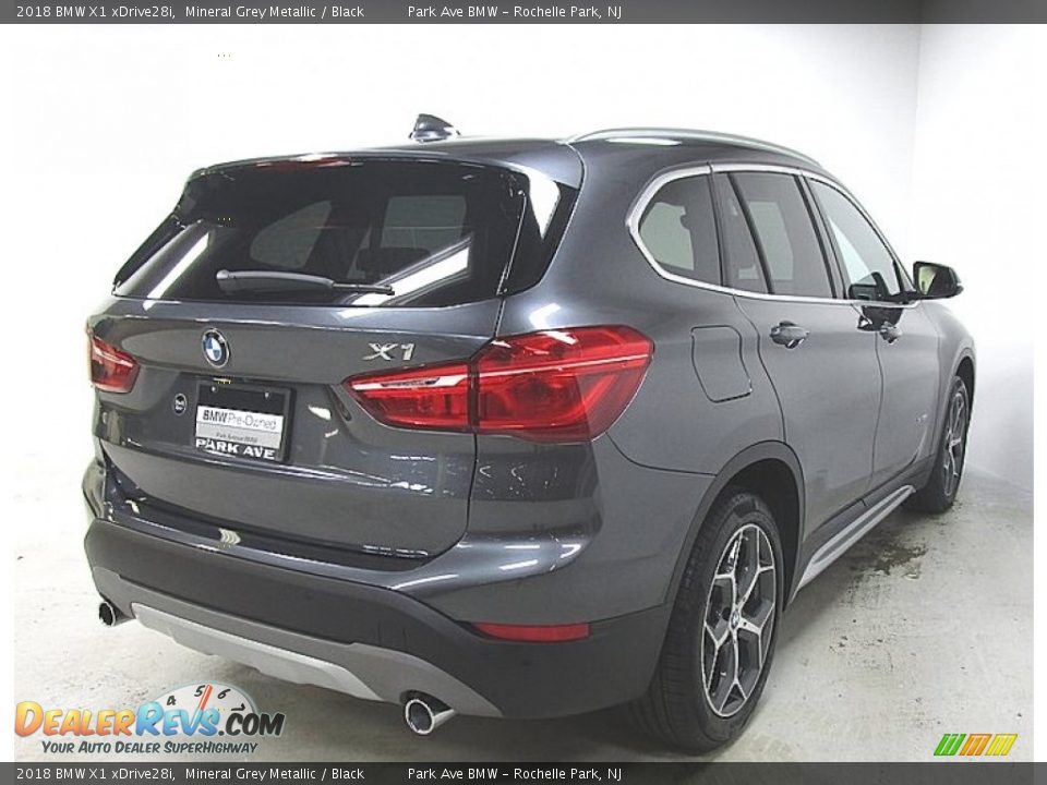2018 BMW X1 xDrive28i Mineral Grey Metallic / Black Photo #5