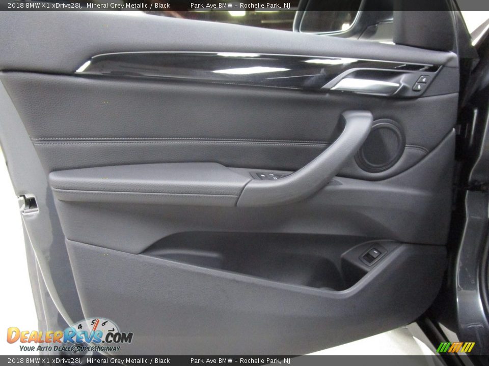 2018 BMW X1 xDrive28i Mineral Grey Metallic / Black Photo #10