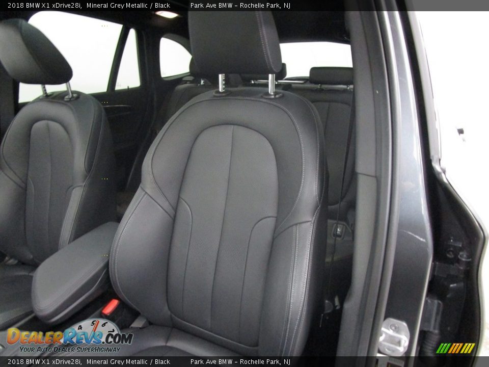2018 BMW X1 xDrive28i Mineral Grey Metallic / Black Photo #11