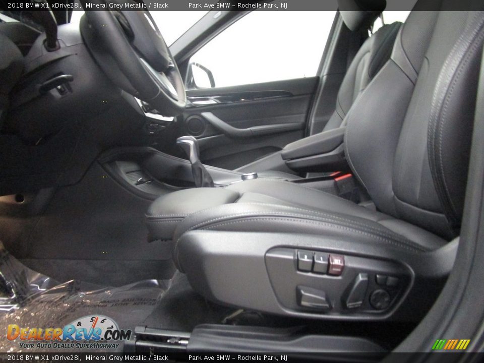 2018 BMW X1 xDrive28i Mineral Grey Metallic / Black Photo #12