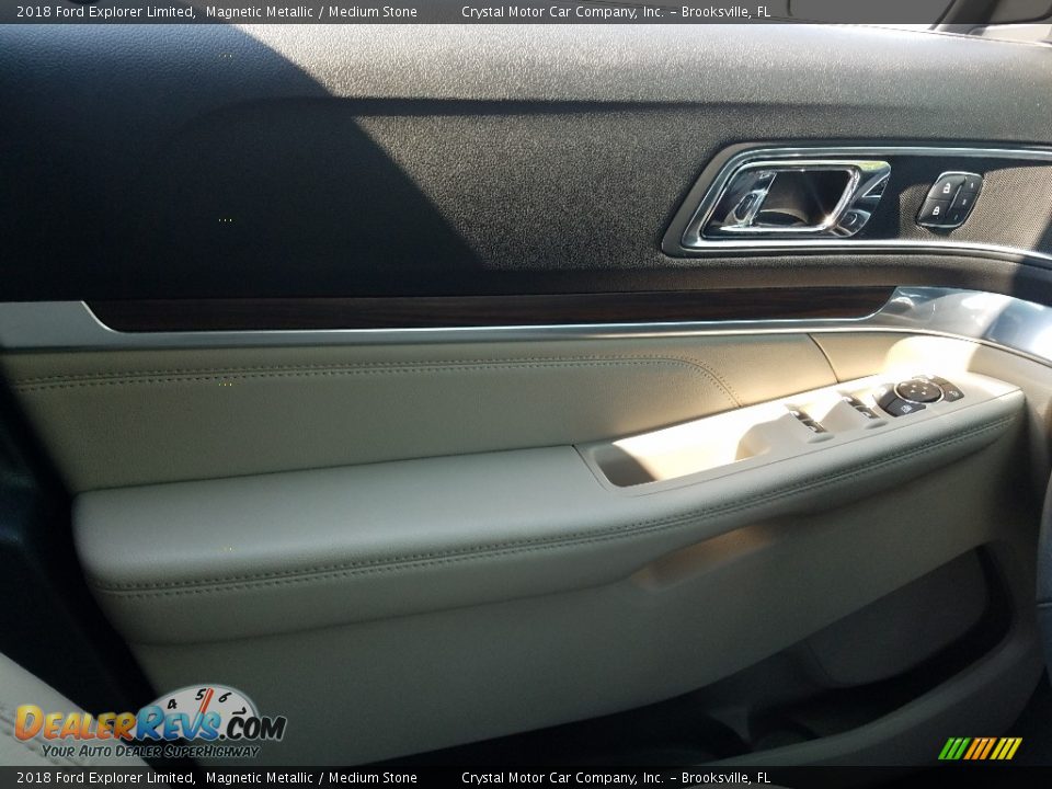 2018 Ford Explorer Limited Magnetic Metallic / Medium Stone Photo #17