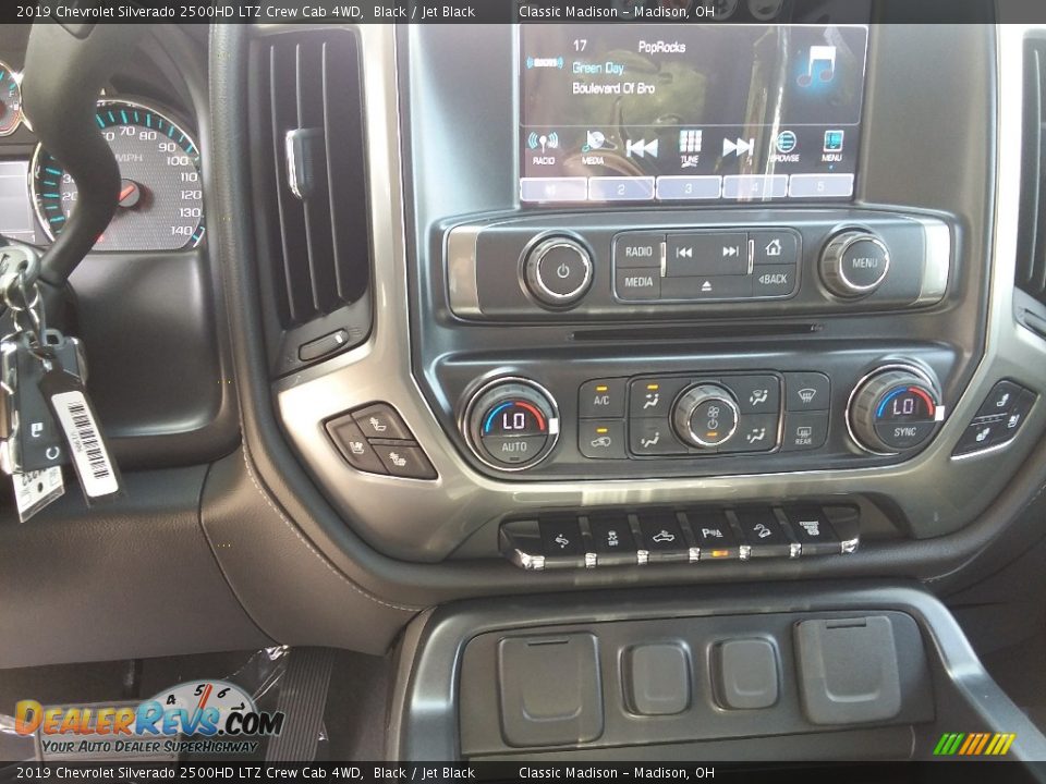 Controls of 2019 Chevrolet Silverado 2500HD LTZ Crew Cab 4WD Photo #7