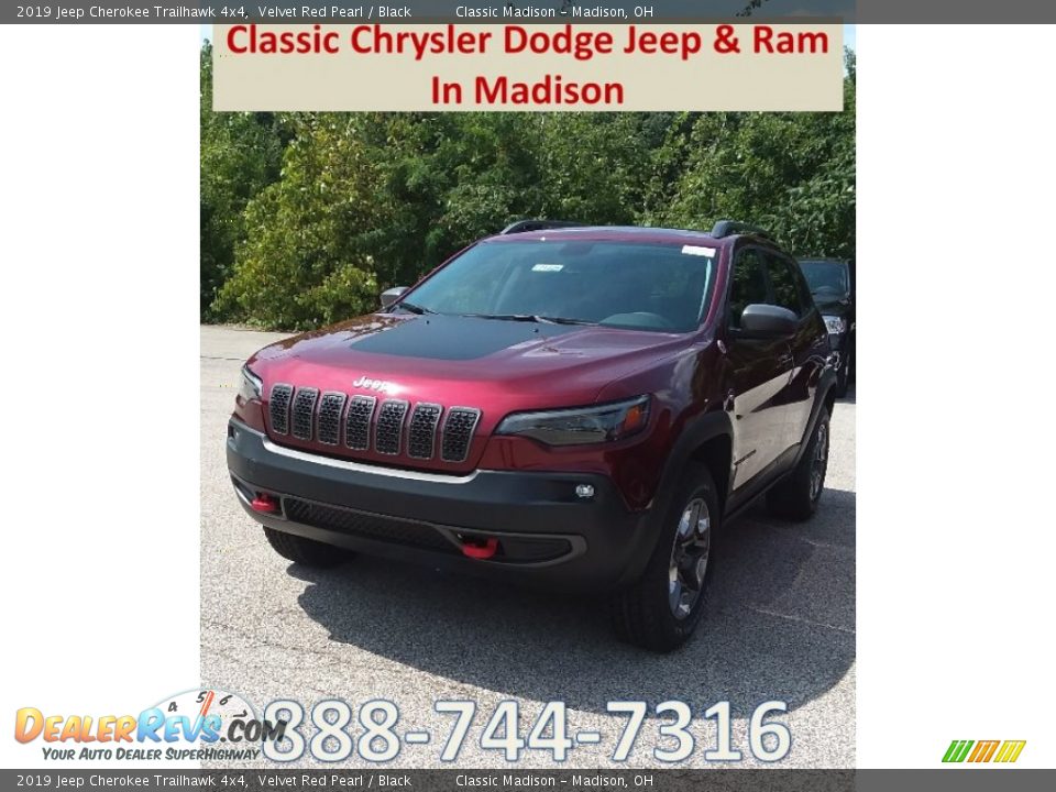 2019 Jeep Cherokee Trailhawk 4x4 Velvet Red Pearl / Black Photo #1