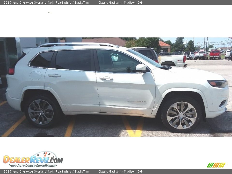 2019 Jeep Cherokee Overland 4x4 Pearl White / Black/Tan Photo #3