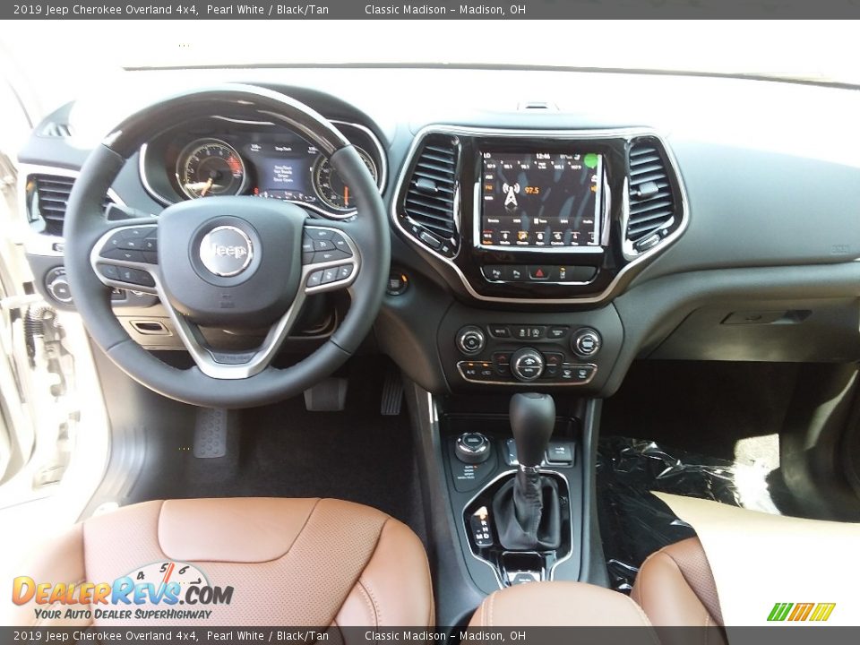 2019 Jeep Cherokee Overland 4x4 Pearl White / Black/Tan Photo #9