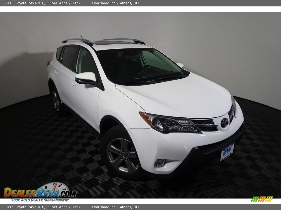 2015 Toyota RAV4 XLE Super White / Black Photo #2