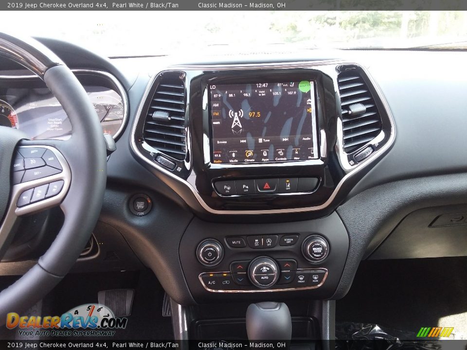 2019 Jeep Cherokee Overland 4x4 Pearl White / Black/Tan Photo #14