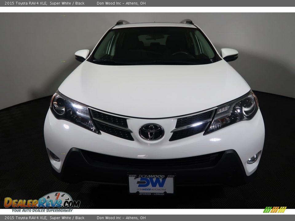 2015 Toyota RAV4 XLE Super White / Black Photo #7