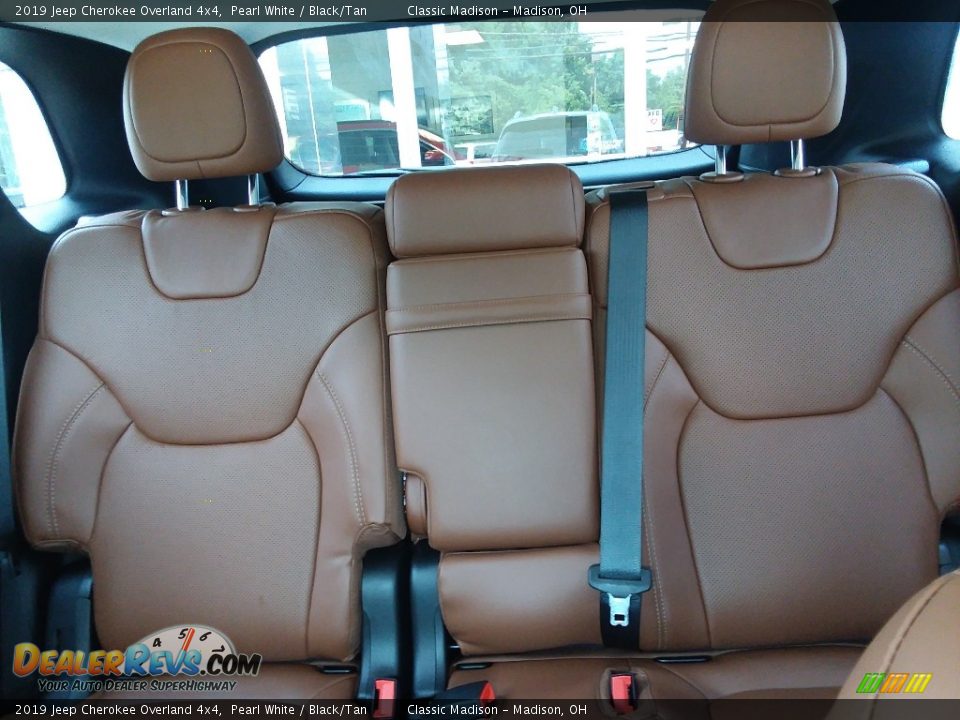 2019 Jeep Cherokee Overland 4x4 Pearl White / Black/Tan Photo #16