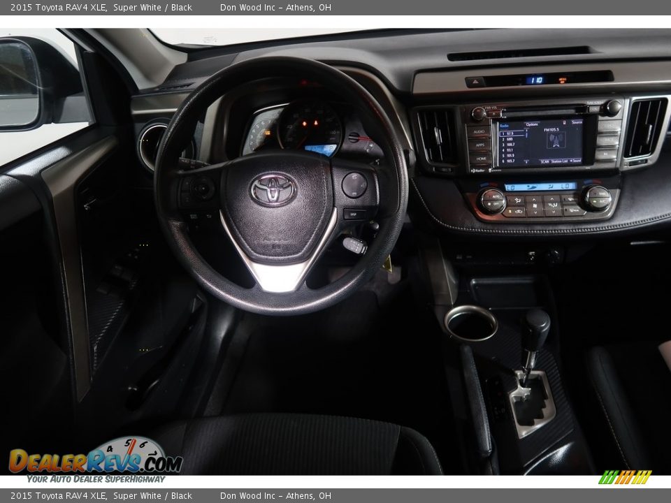 2015 Toyota RAV4 XLE Super White / Black Photo #15