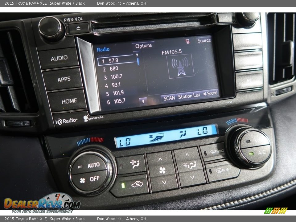 2015 Toyota RAV4 XLE Super White / Black Photo #22