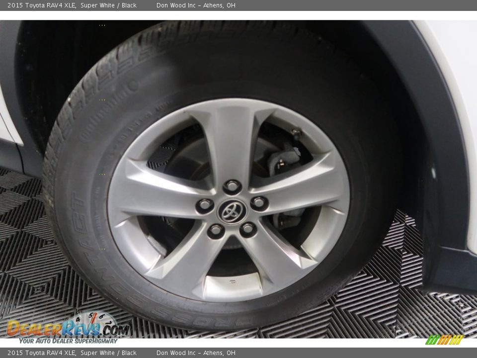 2015 Toyota RAV4 XLE Super White / Black Photo #26
