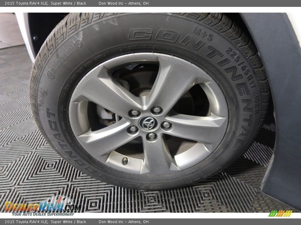 2015 Toyota RAV4 XLE Super White / Black Photo #29