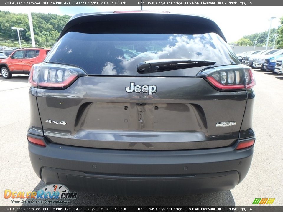 2019 Jeep Cherokee Latitude Plus 4x4 Granite Crystal Metallic / Black Photo #4