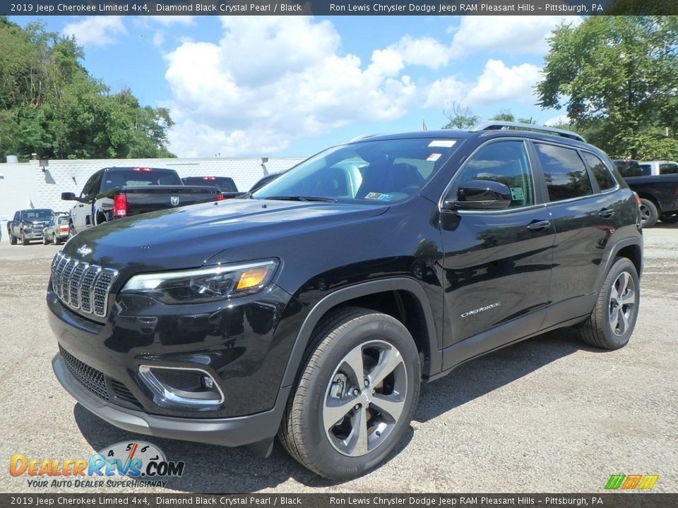 Front 3/4 View of 2019 Jeep Cherokee Limited 4x4 Photo #1