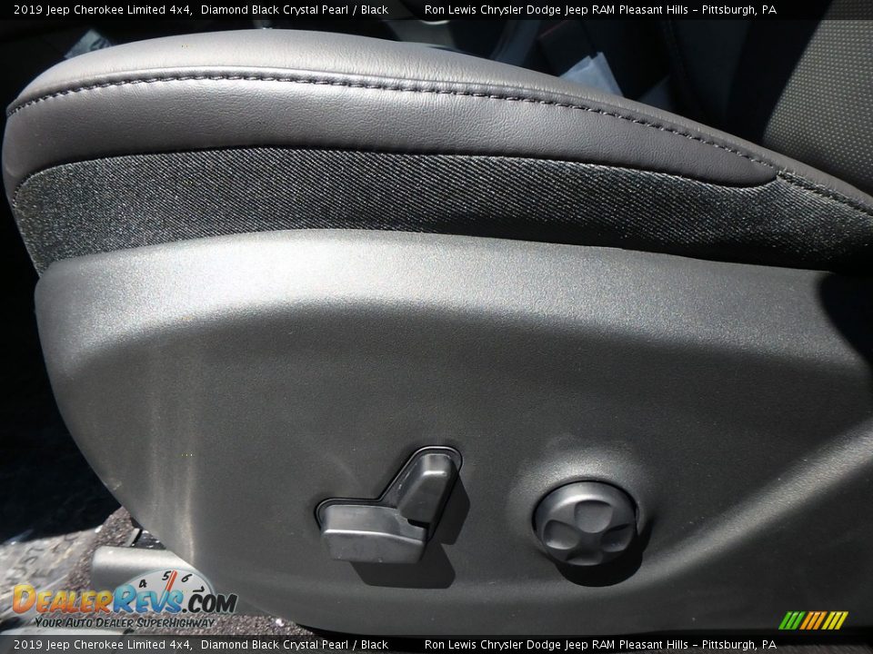 2019 Jeep Cherokee Limited 4x4 Diamond Black Crystal Pearl / Black Photo #15