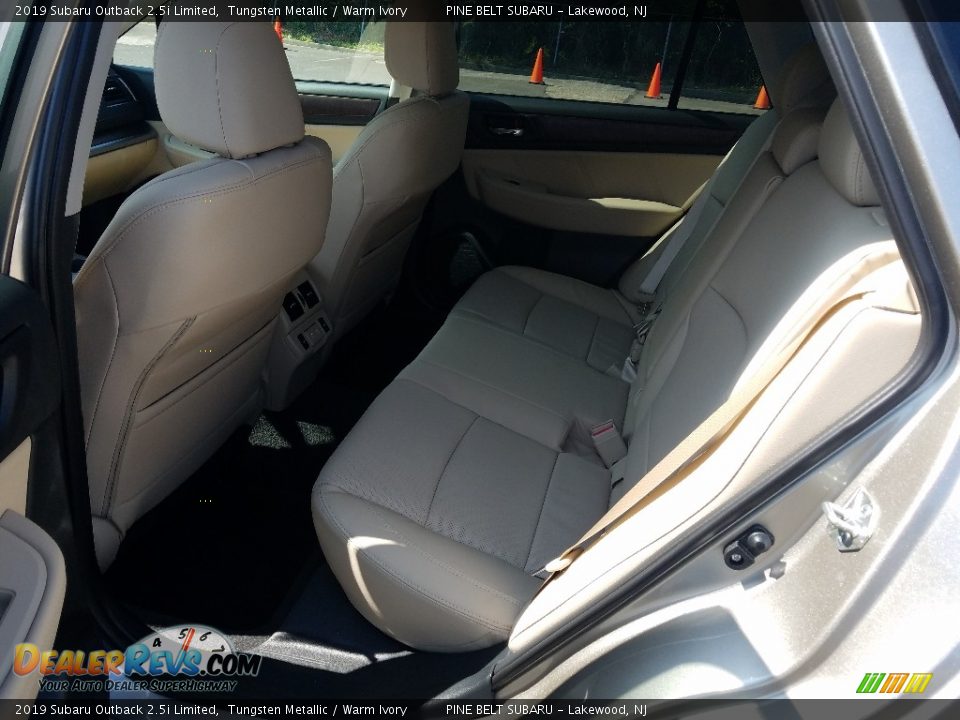 2019 Subaru Outback 2.5i Limited Tungsten Metallic / Warm Ivory Photo #8