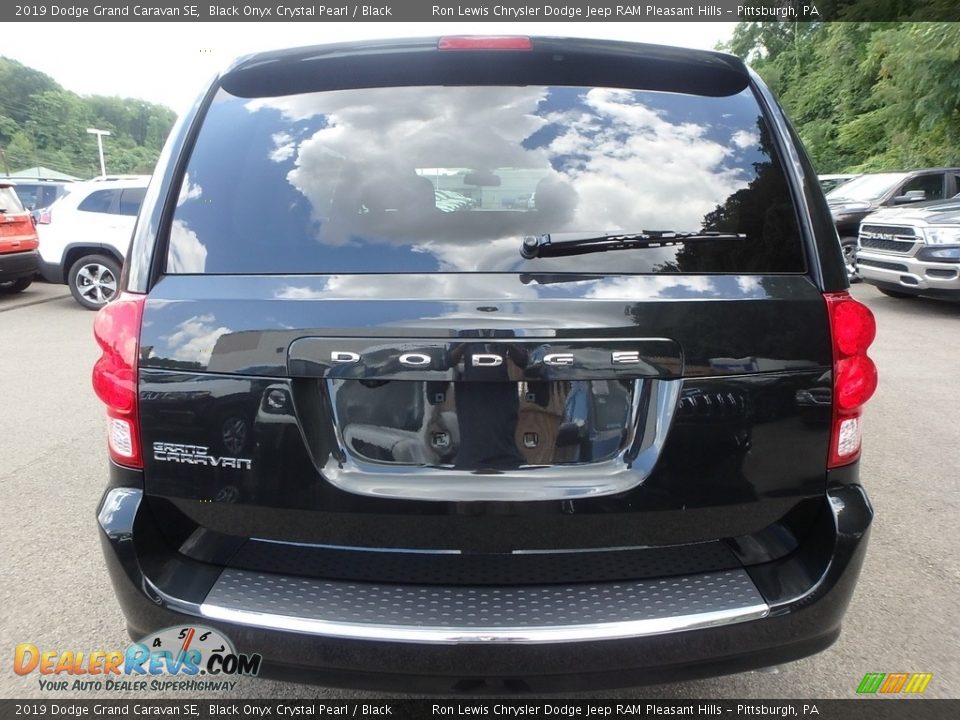 2019 Dodge Grand Caravan SE Black Onyx Crystal Pearl / Black Photo #4