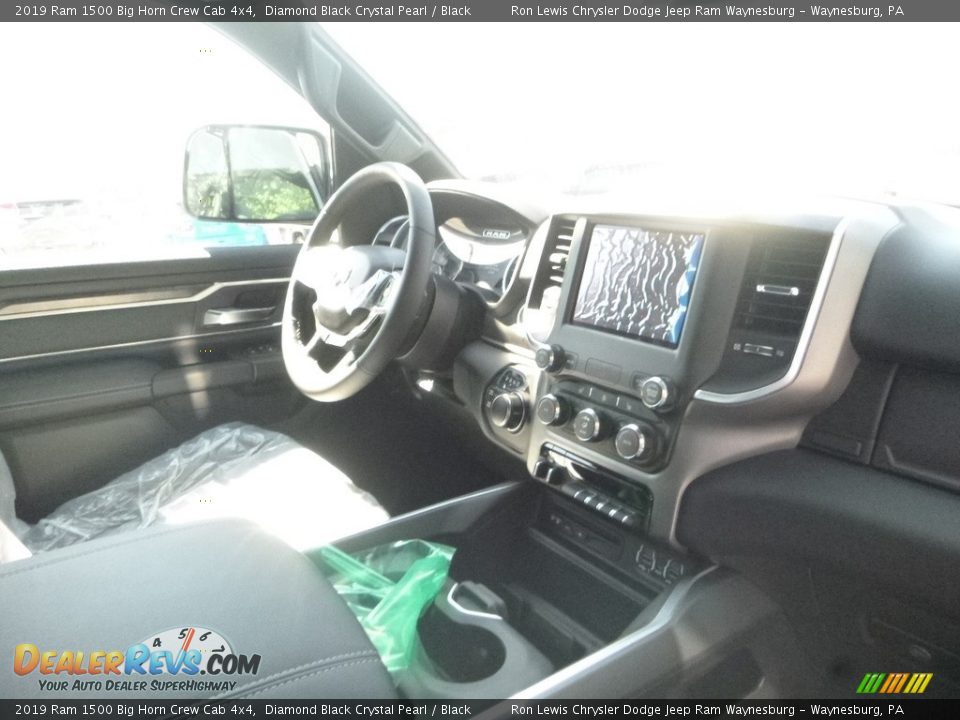 2019 Ram 1500 Big Horn Crew Cab 4x4 Diamond Black Crystal Pearl / Black Photo #9