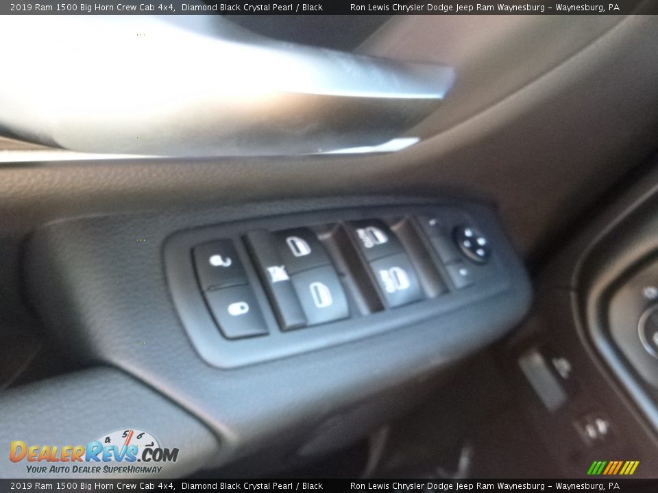 2019 Ram 1500 Big Horn Crew Cab 4x4 Diamond Black Crystal Pearl / Black Photo #19