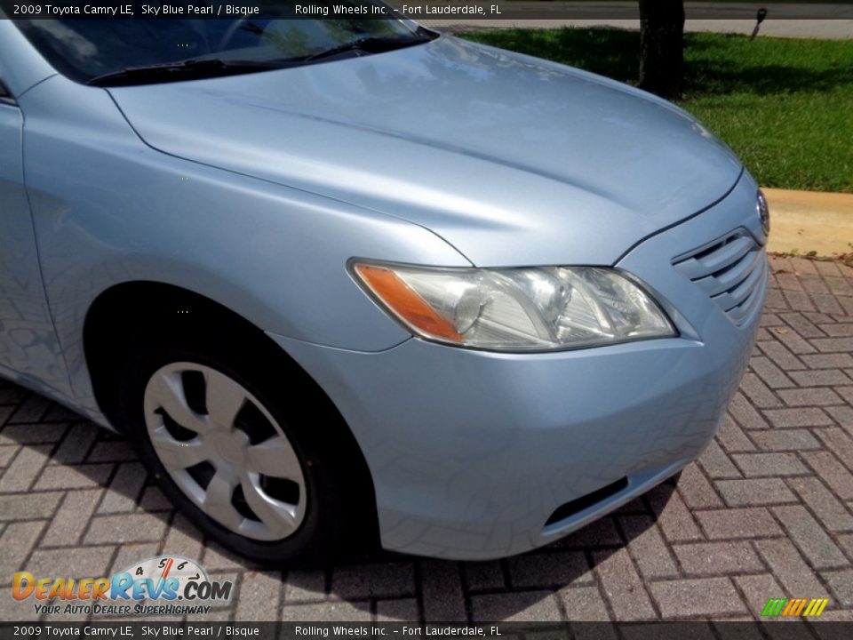 2009 Toyota Camry LE Sky Blue Pearl / Bisque Photo #33