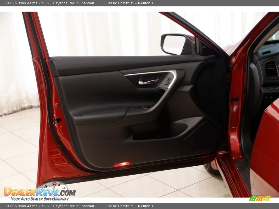2016 Nissan Altima 2.5 SV Cayenne Red / Charcoal Photo #4