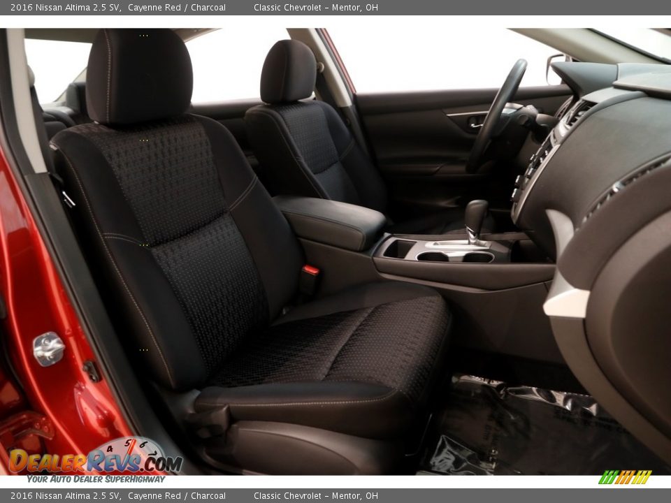 2016 Nissan Altima 2.5 SV Cayenne Red / Charcoal Photo #14