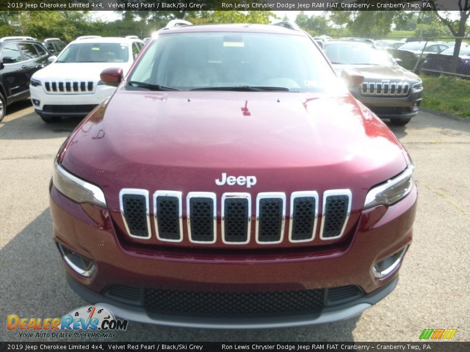 2019 Jeep Cherokee Limited 4x4 Velvet Red Pearl / Black/Ski Grey Photo #8
