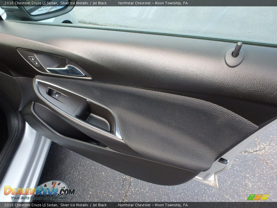 2016 Chevrolet Cruze LS Sedan Silver Ice Metallic / Jet Black Photo #17