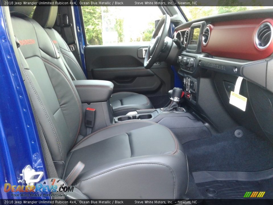 Front Seat of 2018 Jeep Wrangler Unlimited Rubicon 4x4 Photo #17