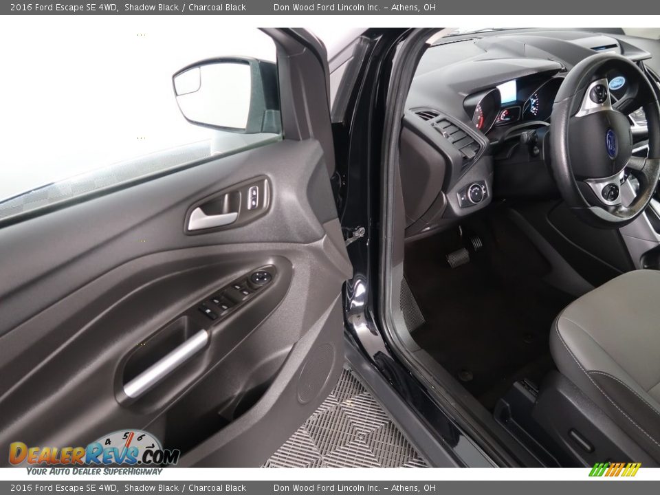2016 Ford Escape SE 4WD Shadow Black / Charcoal Black Photo #33