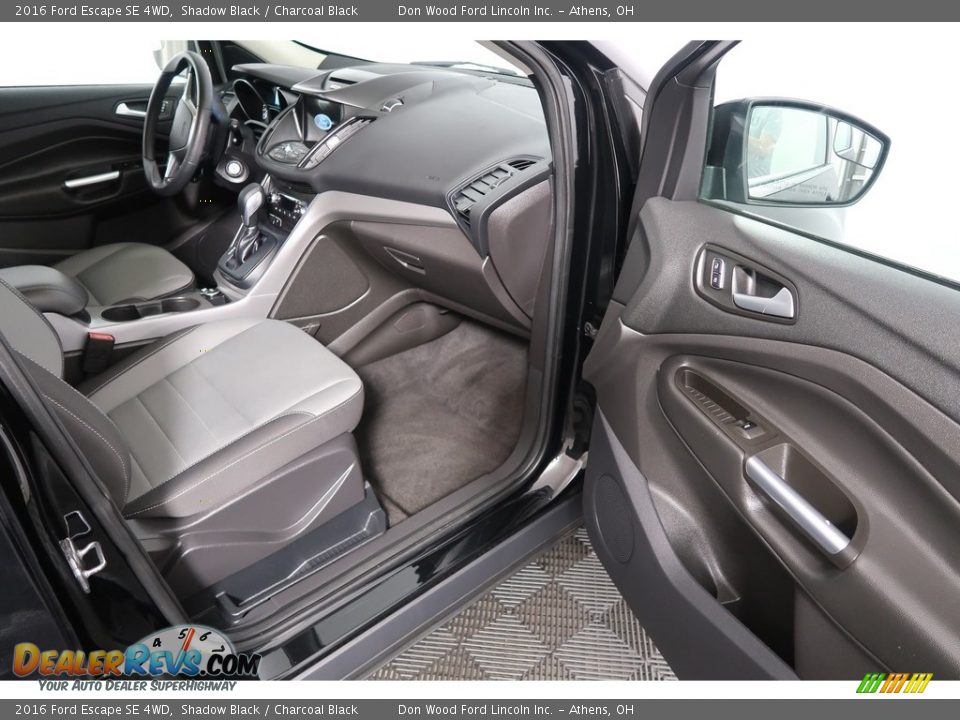 2016 Ford Escape SE 4WD Shadow Black / Charcoal Black Photo #36