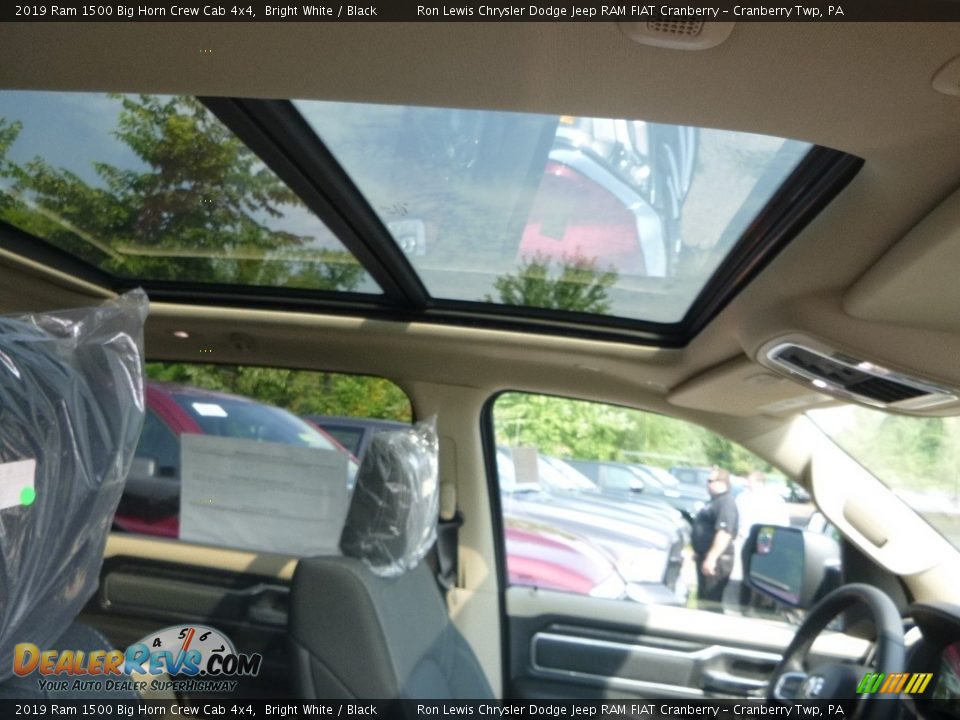 2019 Ram 1500 Big Horn Crew Cab 4x4 Bright White / Black Photo #9