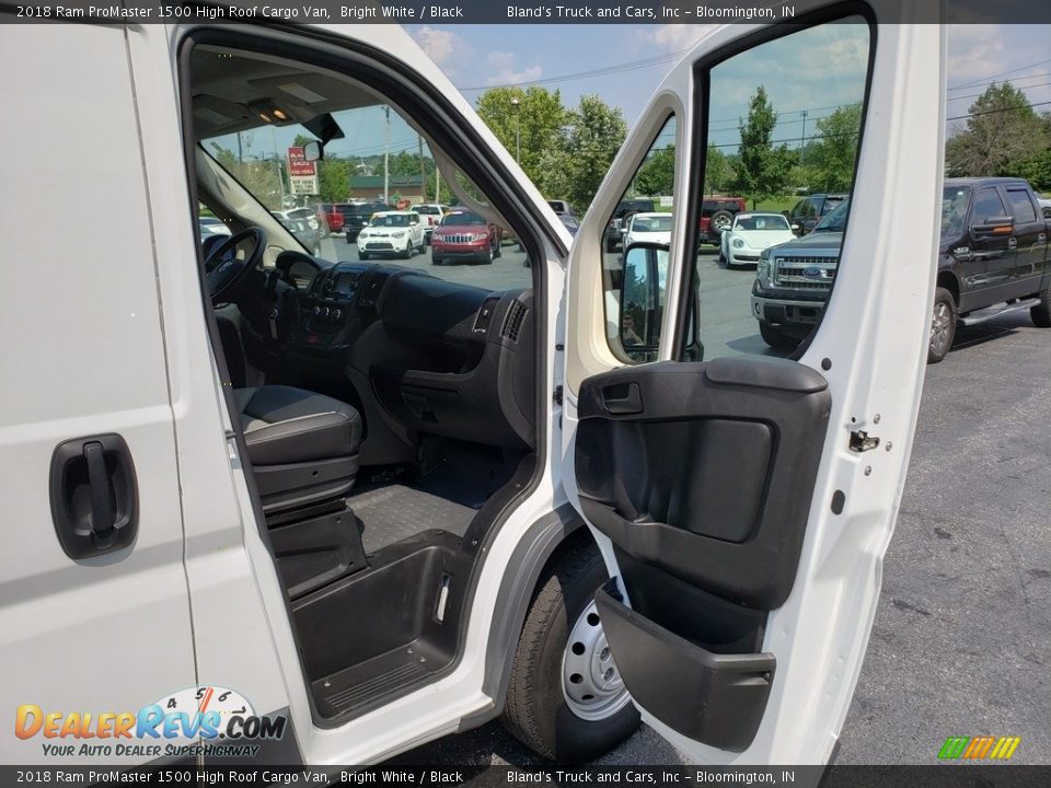 2018 Ram ProMaster 1500 High Roof Cargo Van Bright White / Black Photo #29