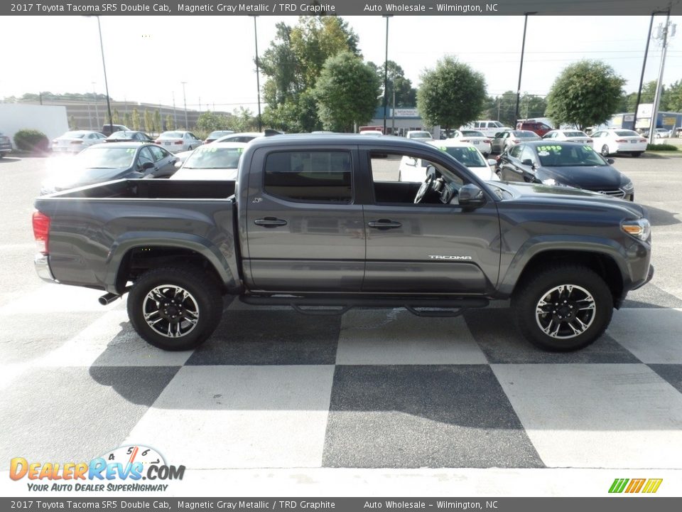 2017 Toyota Tacoma SR5 Double Cab Magnetic Gray Metallic / TRD Graphite Photo #3