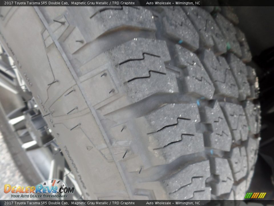 2017 Toyota Tacoma SR5 Double Cab Magnetic Gray Metallic / TRD Graphite Photo #9