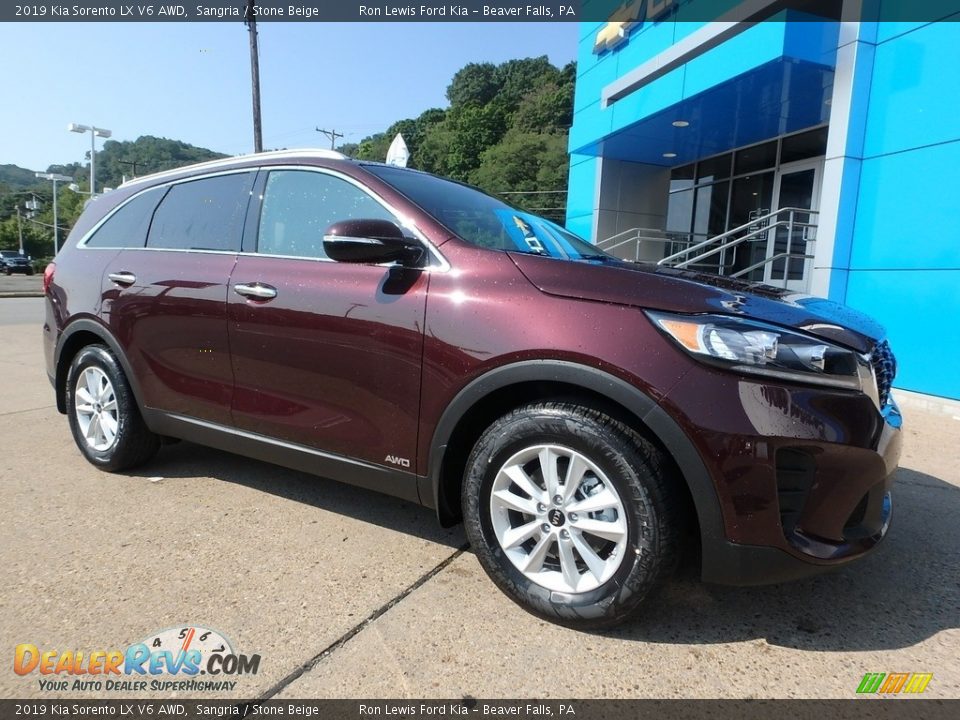 Front 3/4 View of 2019 Kia Sorento LX V6 AWD Photo #9