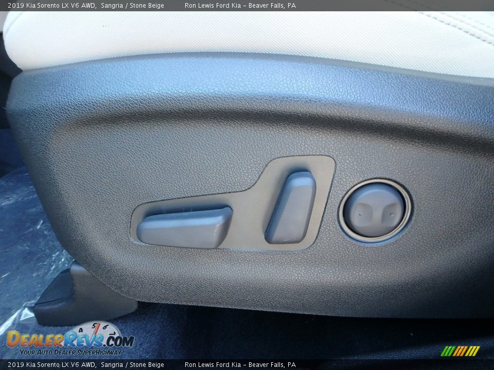 2019 Kia Sorento LX V6 AWD Sangria / Stone Beige Photo #16