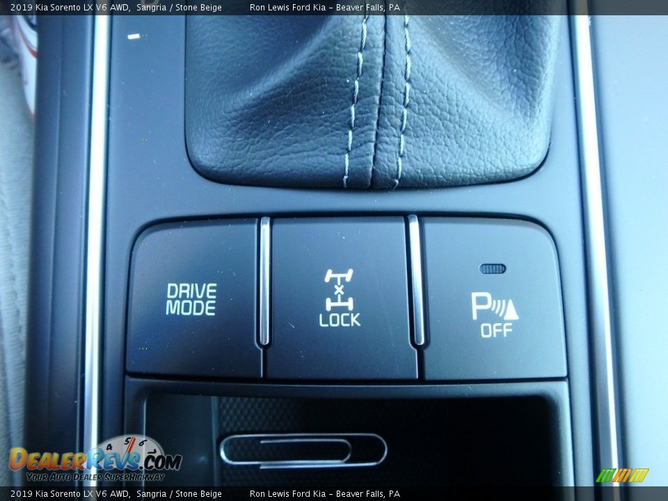 2019 Kia Sorento LX V6 AWD Sangria / Stone Beige Photo #18