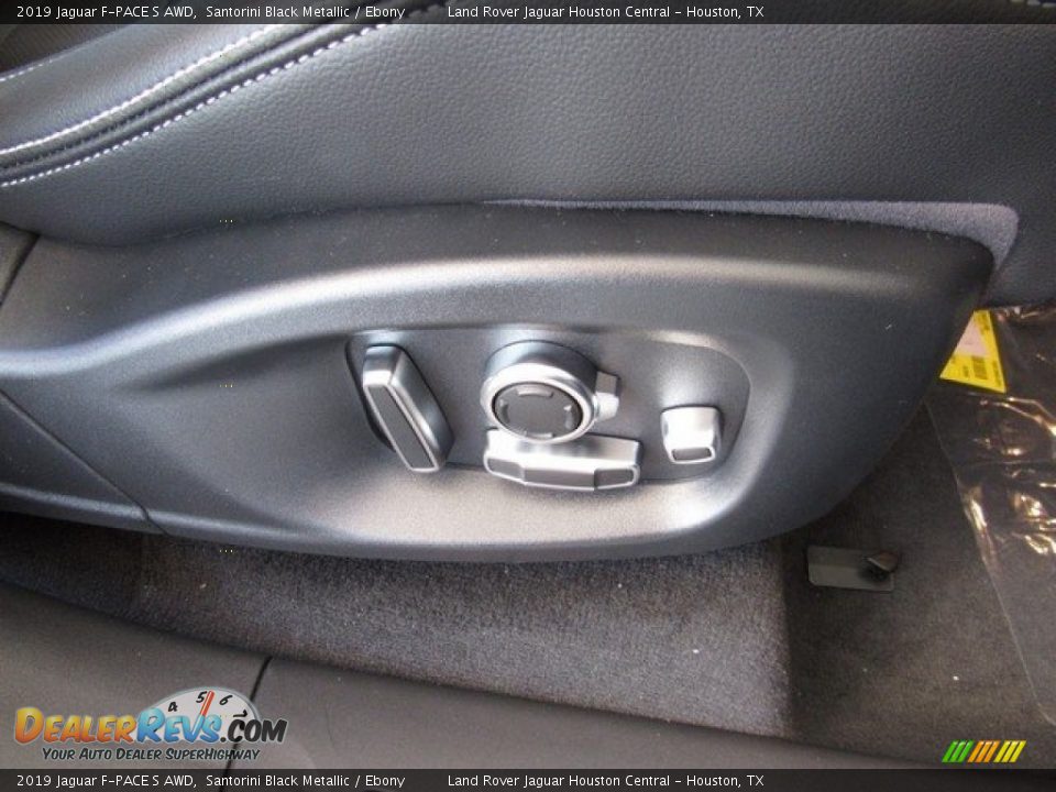 Controls of 2019 Jaguar F-PACE S AWD Photo #20