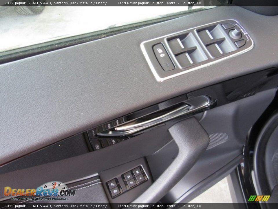 Controls of 2019 Jaguar F-PACE S AWD Photo #25