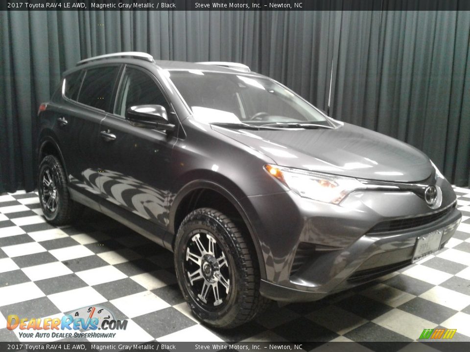 2017 Toyota RAV4 LE AWD Magnetic Gray Metallic / Black Photo #4