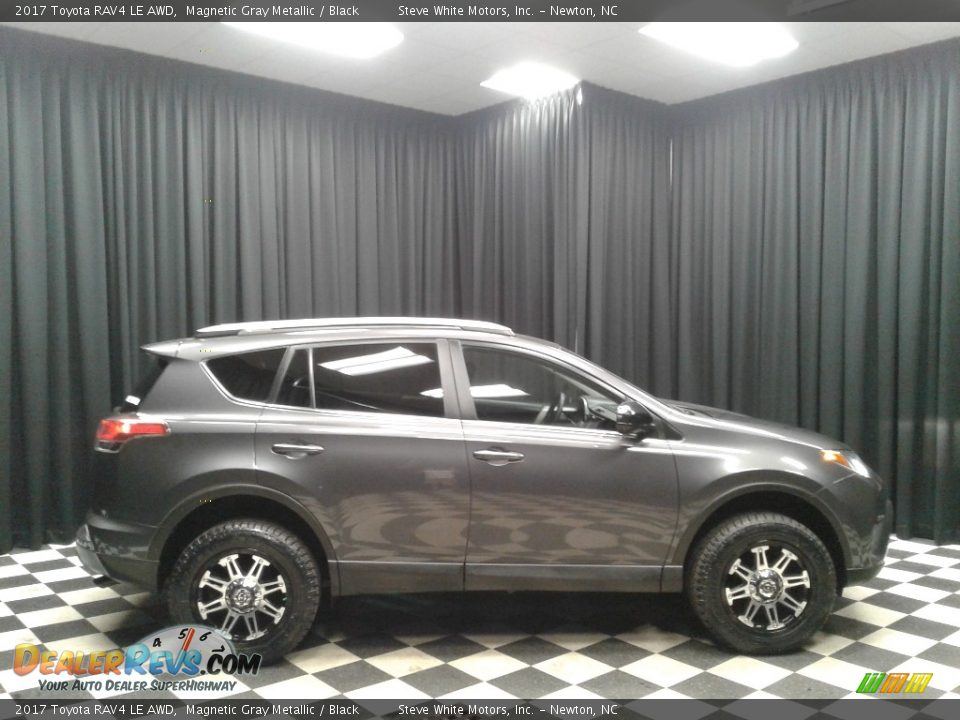 2017 Toyota RAV4 LE AWD Magnetic Gray Metallic / Black Photo #5