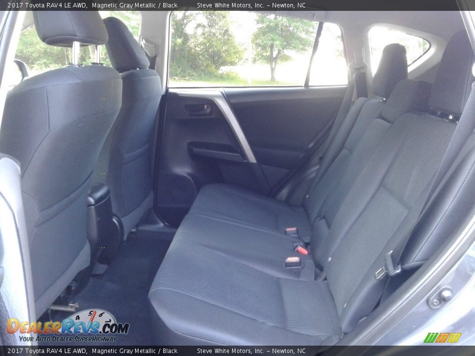 2017 Toyota RAV4 LE AWD Magnetic Gray Metallic / Black Photo #11
