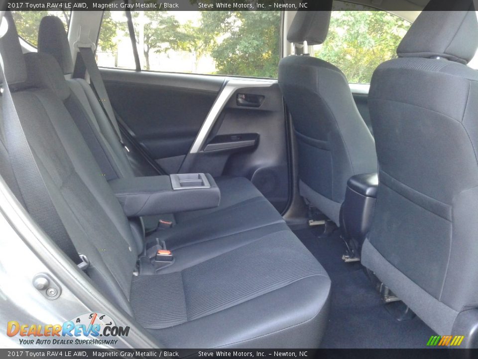 2017 Toyota RAV4 LE AWD Magnetic Gray Metallic / Black Photo #13