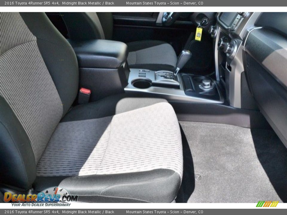2016 Toyota 4Runner SR5 4x4 Midnight Black Metallic / Black Photo #17