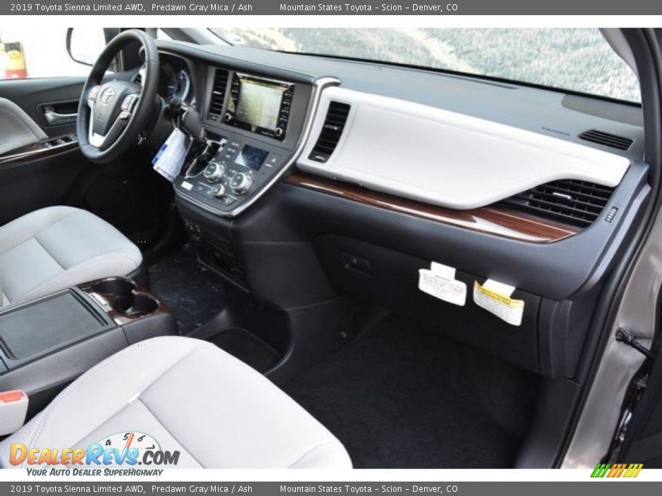 Dashboard of 2019 Toyota Sienna Limited AWD Photo #11