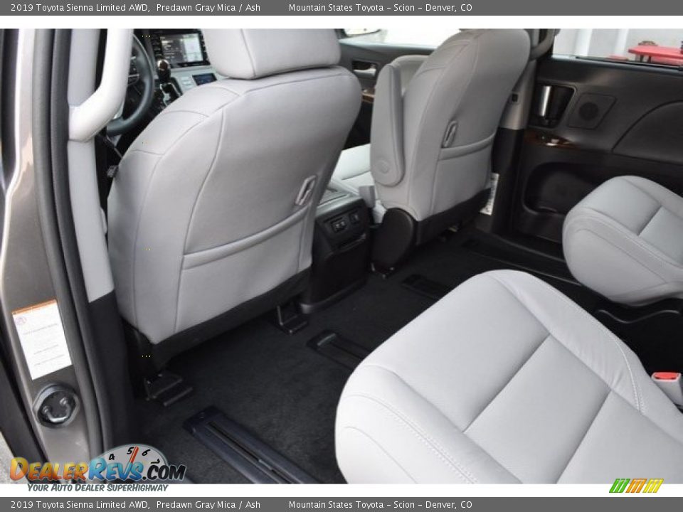 2019 Toyota Sienna Limited AWD Predawn Gray Mica / Ash Photo #14