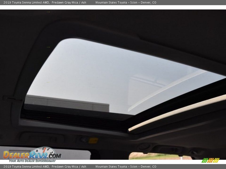 2019 Toyota Sienna Limited AWD Predawn Gray Mica / Ash Photo #18